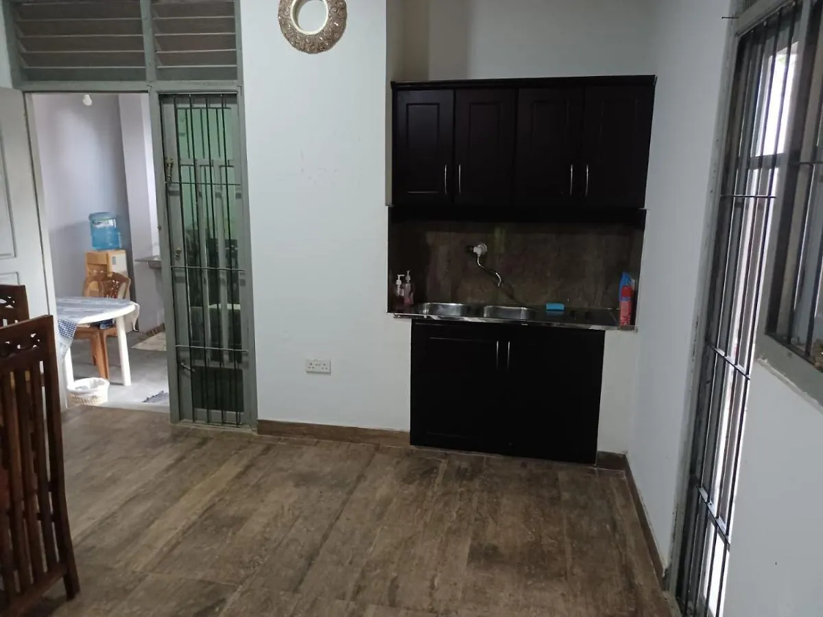 Mf Villa Negombo Pensionat
